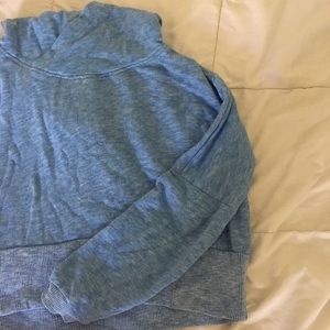 blue roxy cropped hoodie